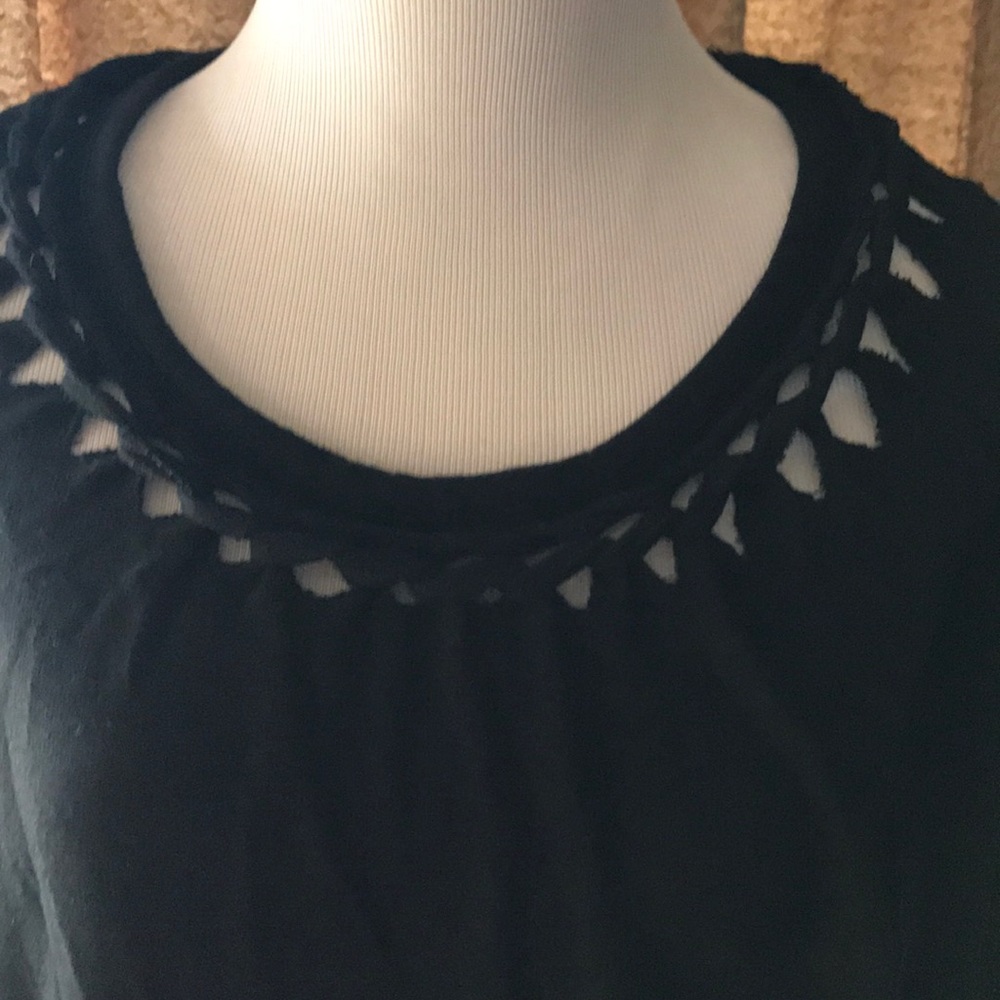 Monrow slashed Top. - Picture 3 of 4